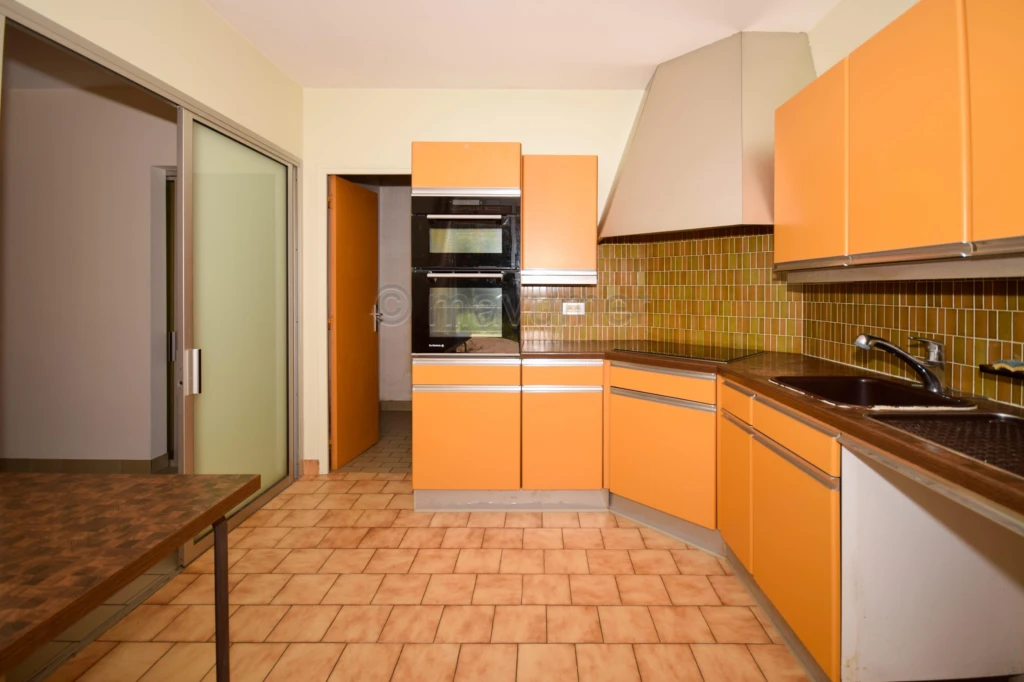 Maison T5 de 170m2 - 2 garages - 3000m2 de terrain - 83400 Cavaillon n°8