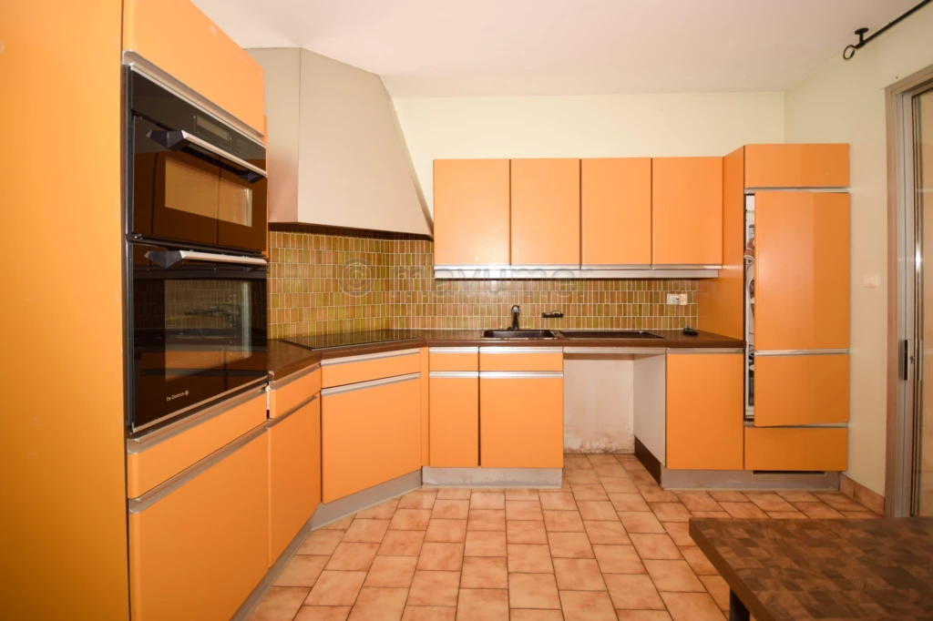Maison T5 de 170m2 - 2 garages - 3000m2 de terrain - 83400 Cavaillon n°9
