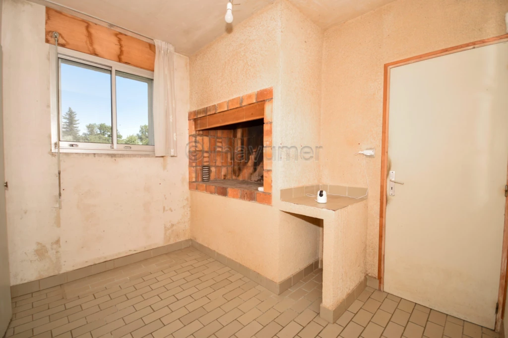Maison T5 de 170m2 - 2 garages - 3000m2 de terrain - 83400 Cavaillon n°10