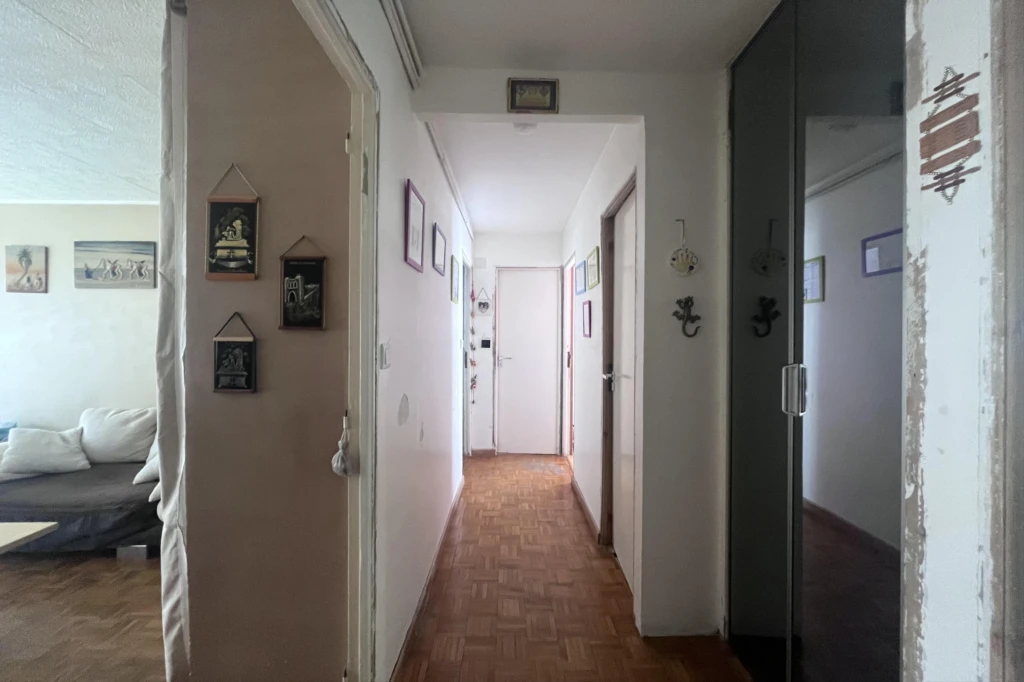 Appartement T3 avec balcon, place de paking et cave . Désirée Clary 13003 Marseille