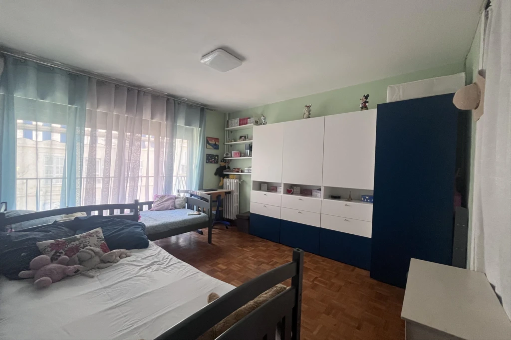 Appartement T3 avec balcon, place de paking et cave . Désirée Clary 13003 Marseille