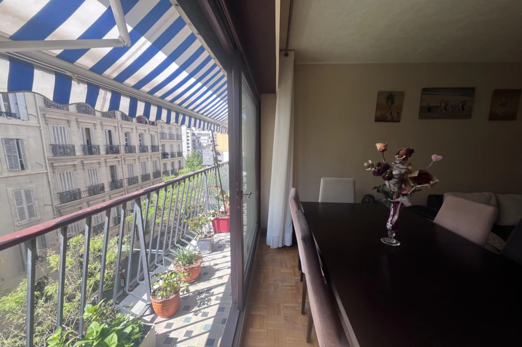 Appartement T3 avec balcon, place de paking et cave . Désirée Clary 13003 Marseille