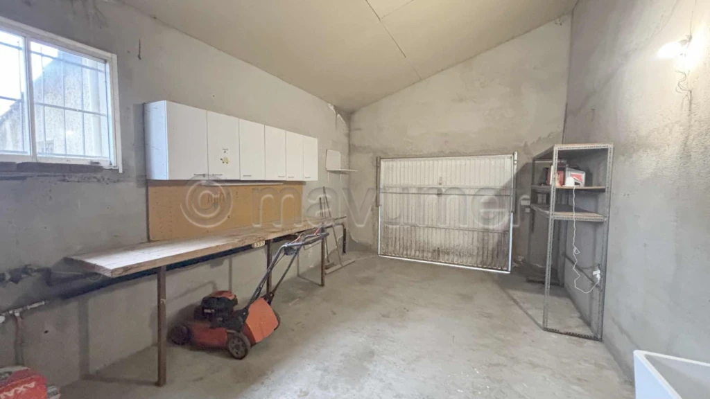 Maison T5 de 170m2 - 2 garages - 3000m2 de terrain - 84300 Cavaillon n°2