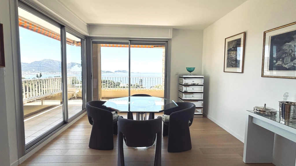 Appartement 103 m² T3/4 - VUE MER - cave - garage - Les Alpilles - 13007 Marseille n°2
