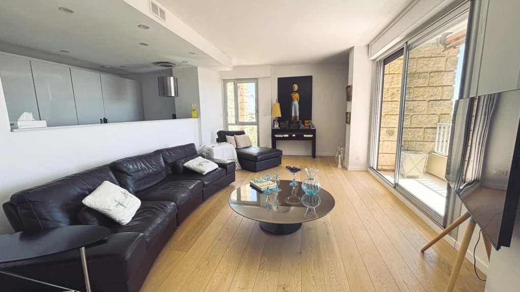 Appartement 103 m² T3/4 - VUE MER - cave - garage - Les Alpilles - 13007 Marseille n°4