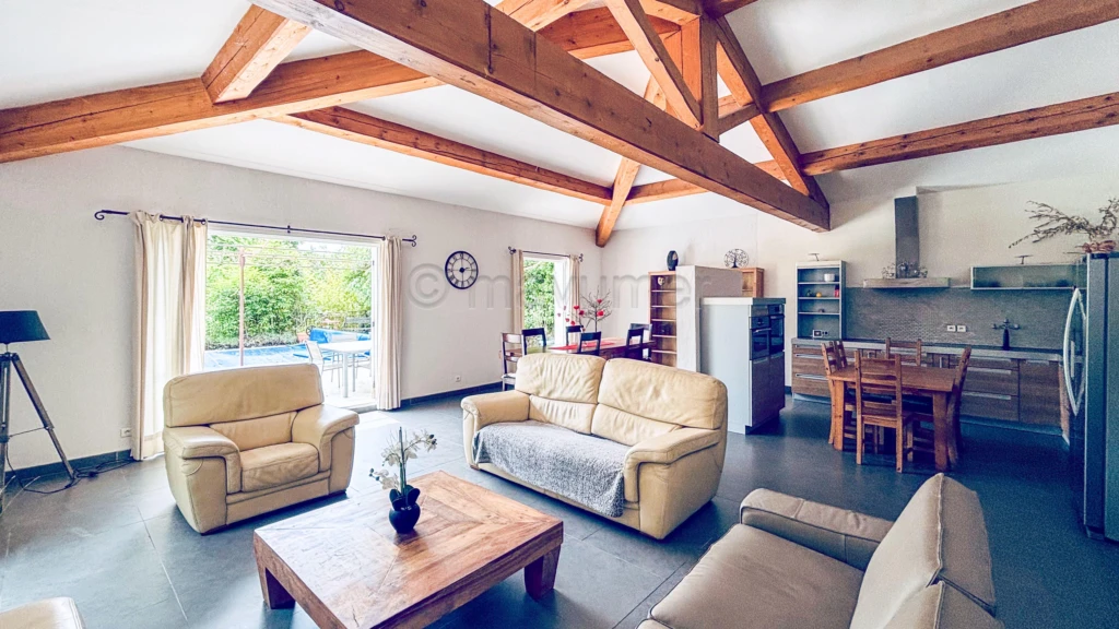 Maison individuelle T5 de 155m² - plain pied - piscine - 83640 Saint Zacharie n°3