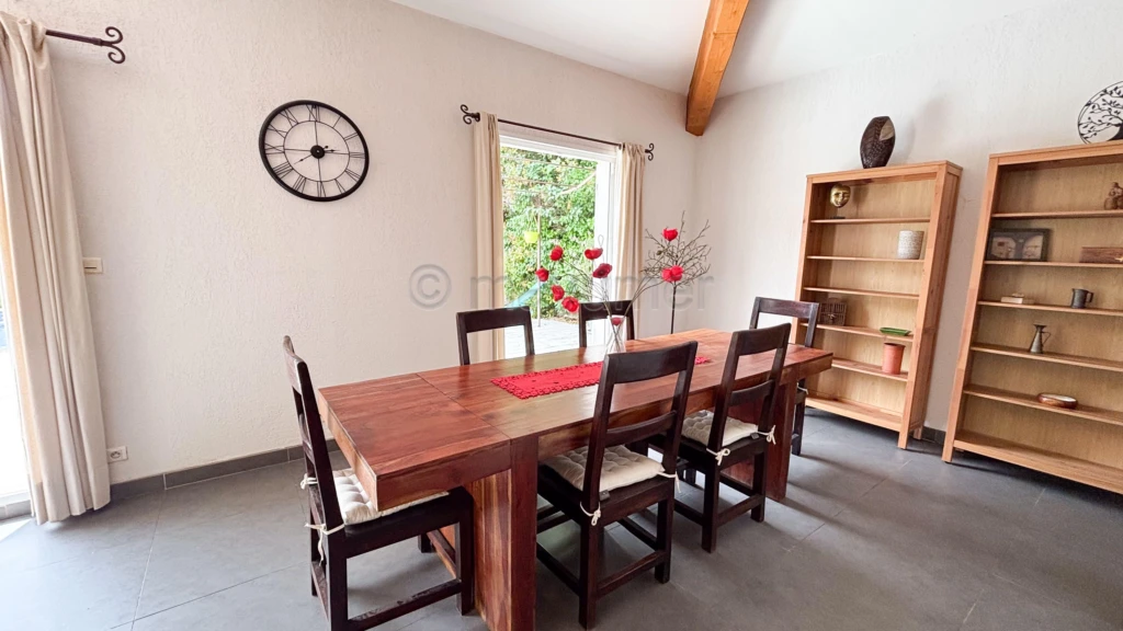 Maison individuelle T5 de 155m² - plain pied - piscine - 83640 Saint Zacharie n°7