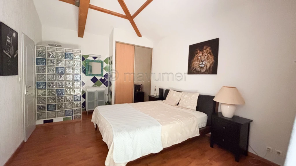 Maison individuelle T5 de 155m² - plain pied - piscine - 83640 Saint Zacharie n°10