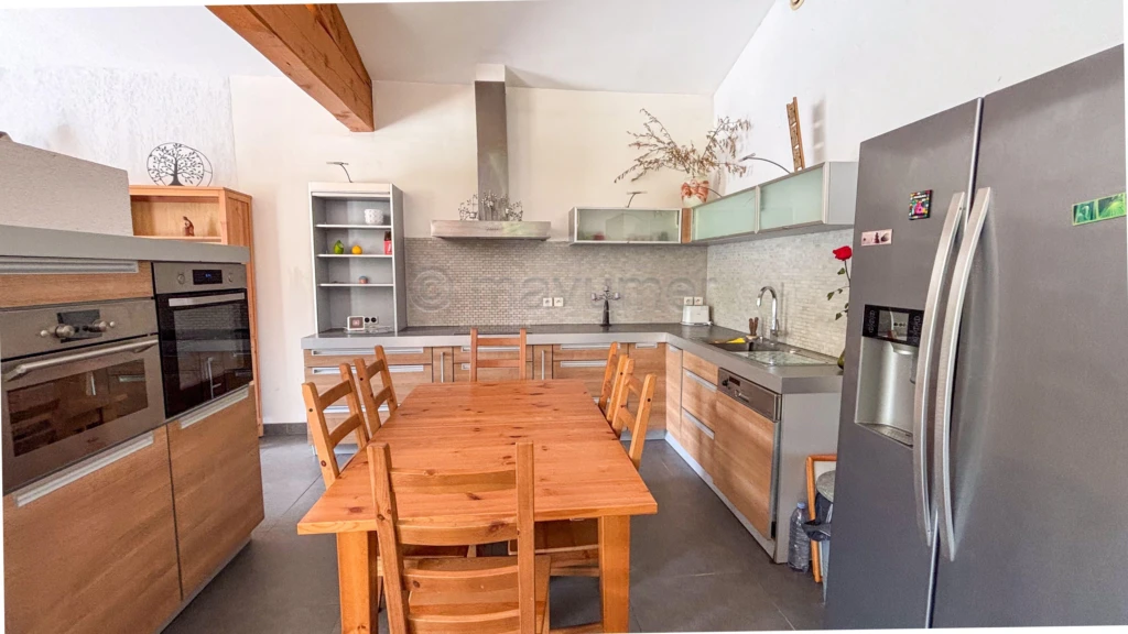 Maison individuelle T5 de 155m² - plain pied - piscine - 83640 Saint Zacharie n°5