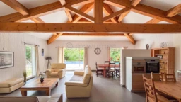 Maison individuelle T5 de 155m² - plain pied - piscine - 83640 Saint Zacharie n°9