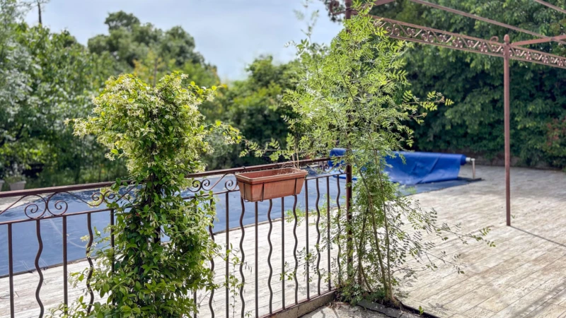 Maison individuelle T5 de 155m² - plain pied - piscine - 83640 Saint Zacharie n°11