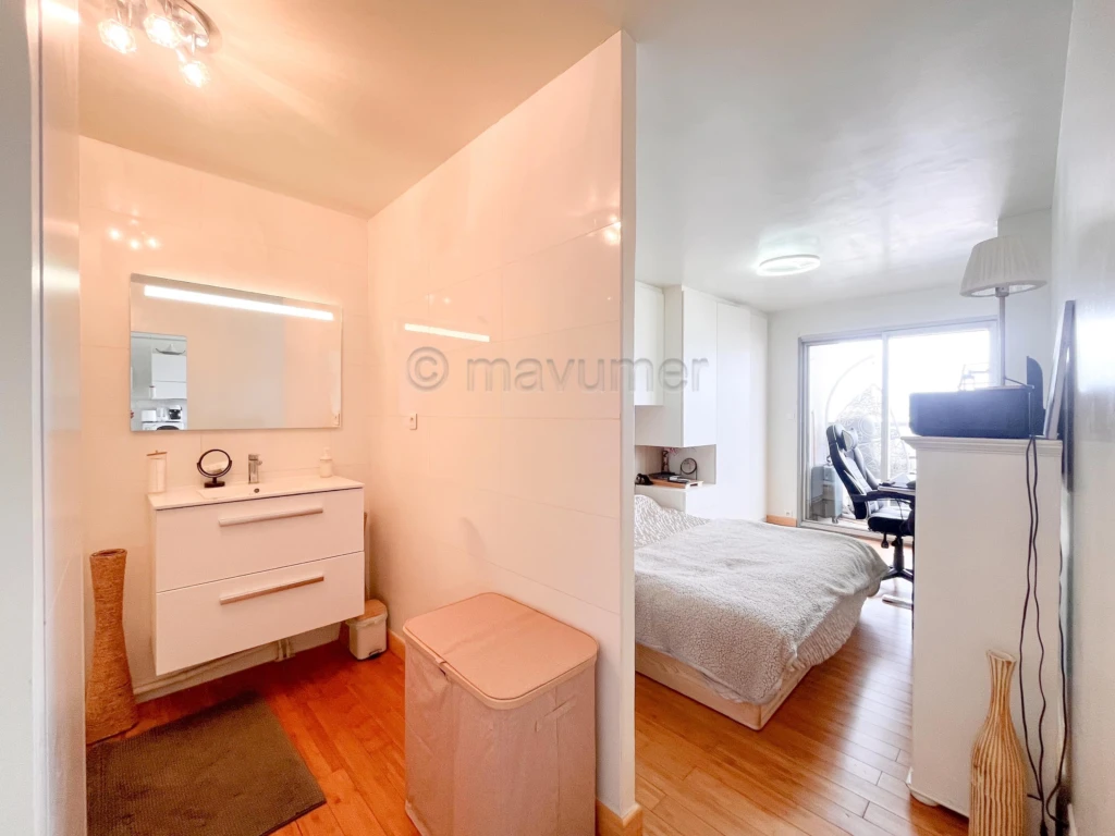 Appartement T2 Grand Pavois avec balcon et piscine Carré d'OR  13008 Marseille n°1