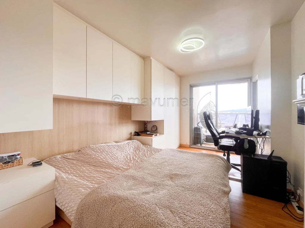 Appartement T2 Grand Pavois avec balcon et piscine Carré d'OR  13008 Marseille n°4