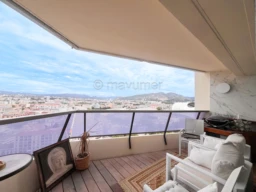 Appartement T2 Grand Pavois avec balcon et piscine Carré d'OR  13008 Marseille n°5