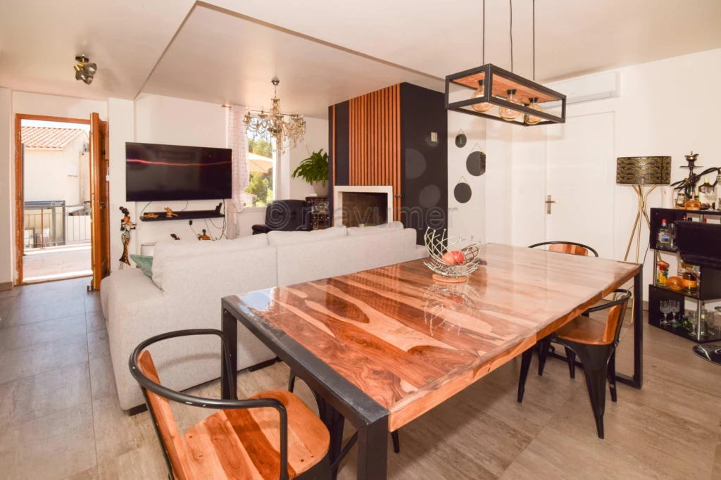 APPARTEMENT T4 ESPRIT MAISON AVEC PISCINE, JARDIN PRIVATIF DE 450 M² ET VUE MER L'ESTAQUE 13016 Marseille n°5