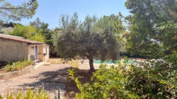 Maison provençale T4 de plain pied avec piscine et dépendance aménagée, sur 1500m² de terrain - 83470 Seillons Source d'Argens n°2