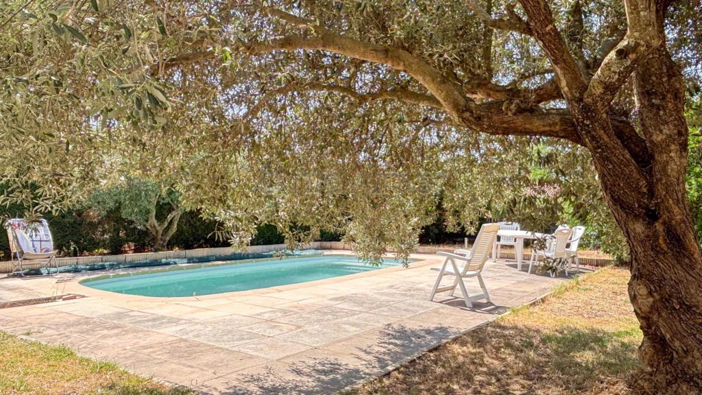Maison provençale T4 de plain pied avec piscine et dépendance aménagée, sur 1500m² de terrain - 83470 Seillons Source d'Argens n°6
