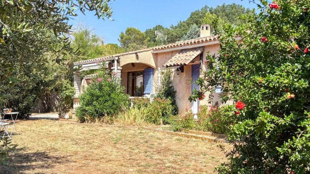 Maison provençale T4 de plain pied avec piscine et dépendance aménagée, sur 1500m² de terrain - 83470 Seillons Source d'Argens n°8