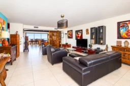 Duplex 150m2 - dernier étage - vue mer et collines - Madrague Montredon - 13008 Marseille n°15