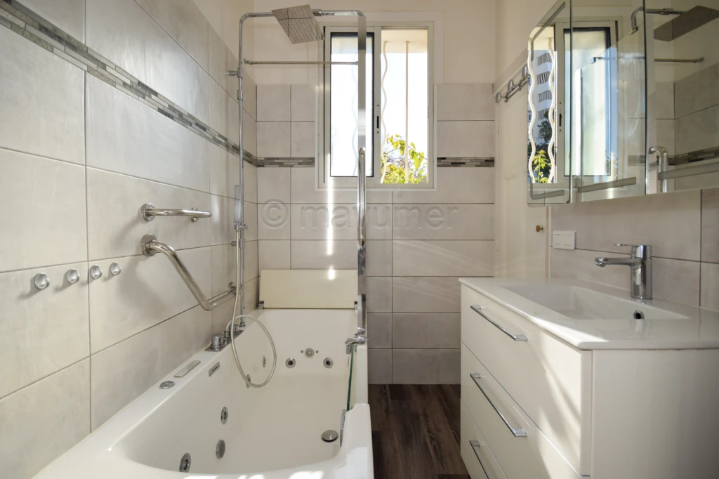 Maison à réinventer avec piscine et potentiel d?agrandissement Marseille 13009 ? Mazargues / Rolland Garros ?