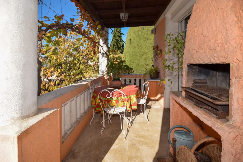 Maison à réinventer avec piscine et potentiel d?agrandissement Marseille 13009 ? Mazargues / Rolland Garros ?