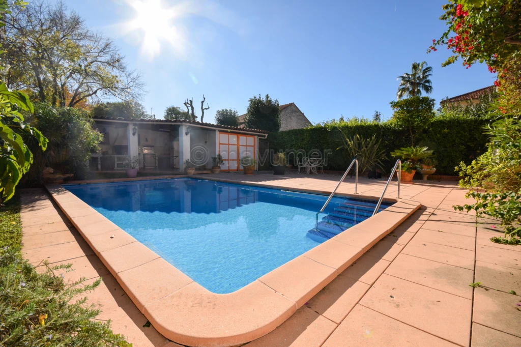 Maison à réinventer avec piscine et potentiel d?agrandissement Marseille 13009 ? Mazargues / Rolland Garros ?