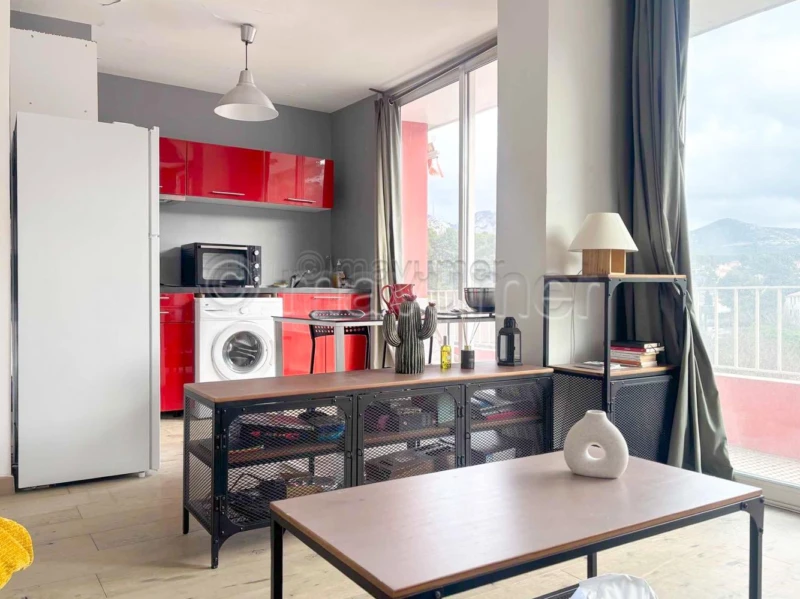 Grand studio meublé avec balcon et vue dégagée - résidence Valmante - 13009 Marseille n°5