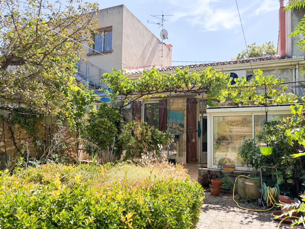 Maison de ville T6 Terrasse et Jardin - Sainte Marguerite / Le Cabot 13009 Marseille n°5