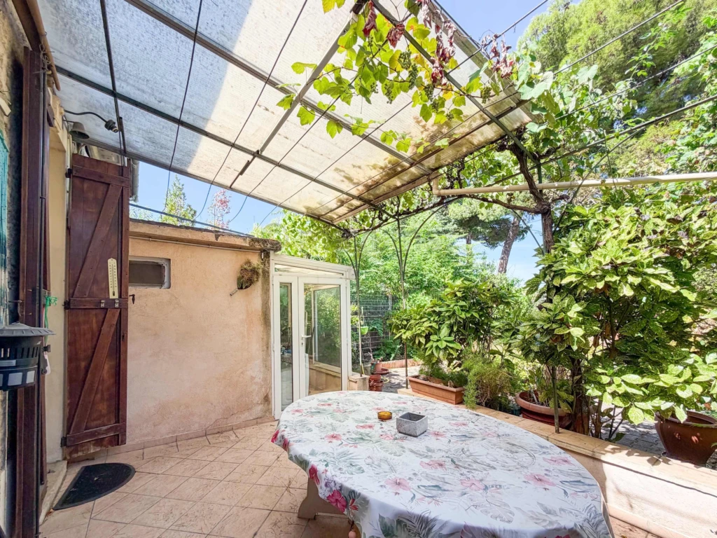Maison de ville T6 Terrasse et Jardin - Sainte Marguerite / Le Cabot 13009 Marseille n°7