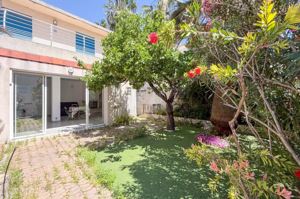 Maison familiale avec jardin, terrasses, garage St Marguerite- Dromel? 13009 Marseille