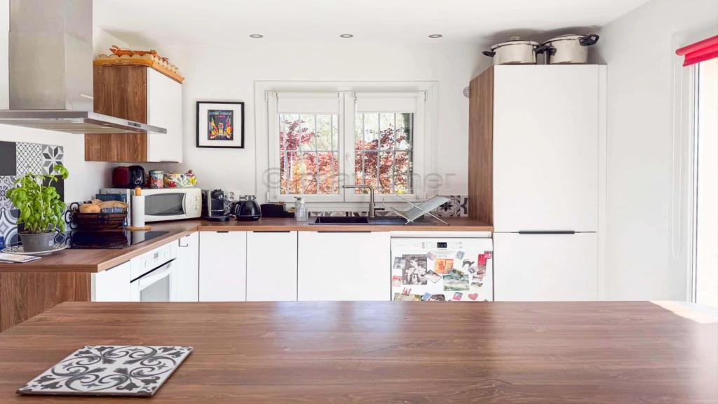 MAISON T4 LUMINEUSE AVEC PISCINE, GARAGE ET VUE DÉGAGÉE ? SAINT-ZACHARIE n°3