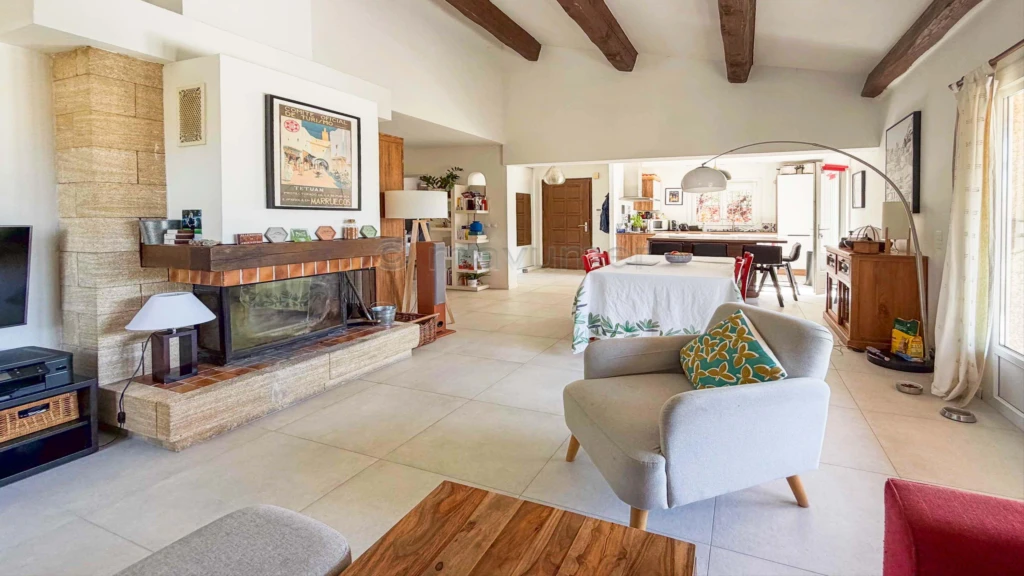 MAISON T4 LUMINEUSE AVEC PISCINE, GARAGE ET VUE DÉGAGÉE ? SAINT-ZACHARIE n°9