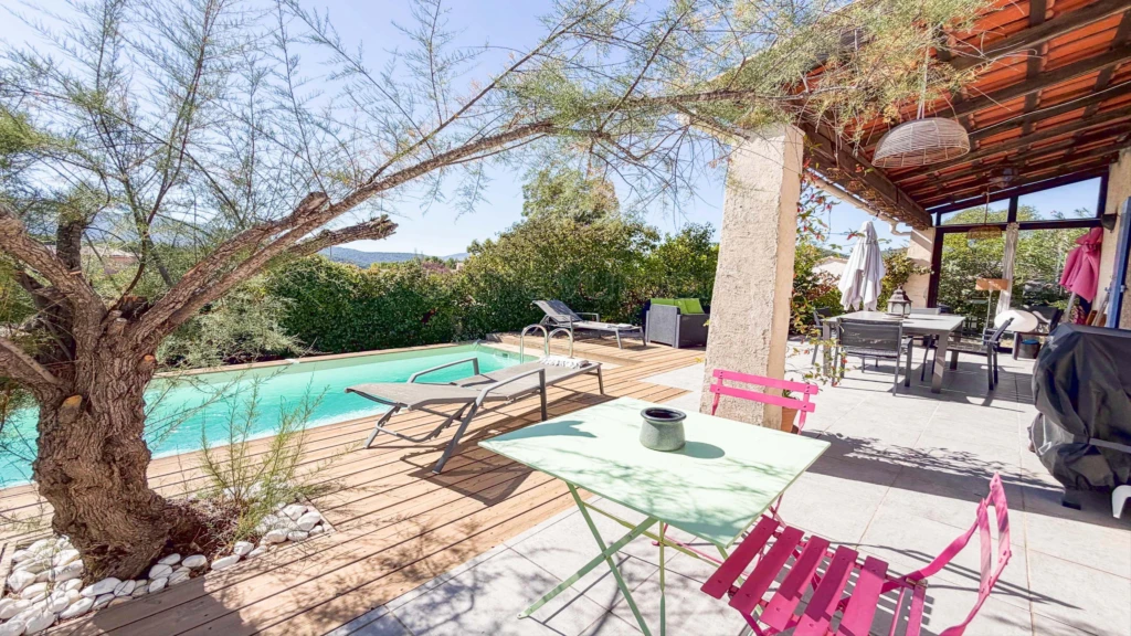 MAISON T4 LUMINEUSE AVEC PISCINE, GARAGE ET VUE DÉGAGÉE ? SAINT-ZACHARIE n°11