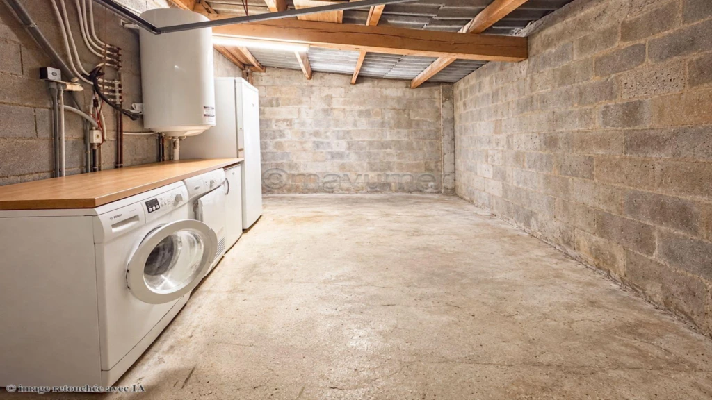 MAISON T4 LUMINEUSE AVEC PISCINE, GARAGE ET VUE DÉGAGÉE ? SAINT-ZACHARIE