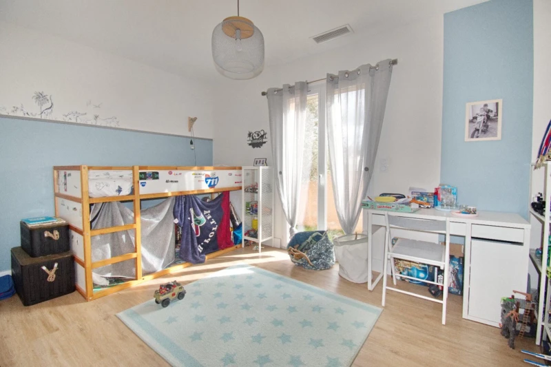 Photo 6