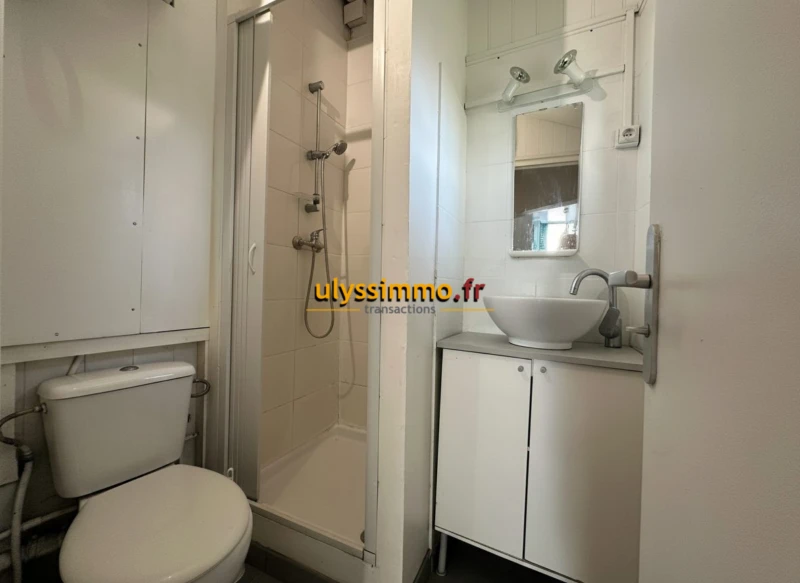 salle d'eau avec WC