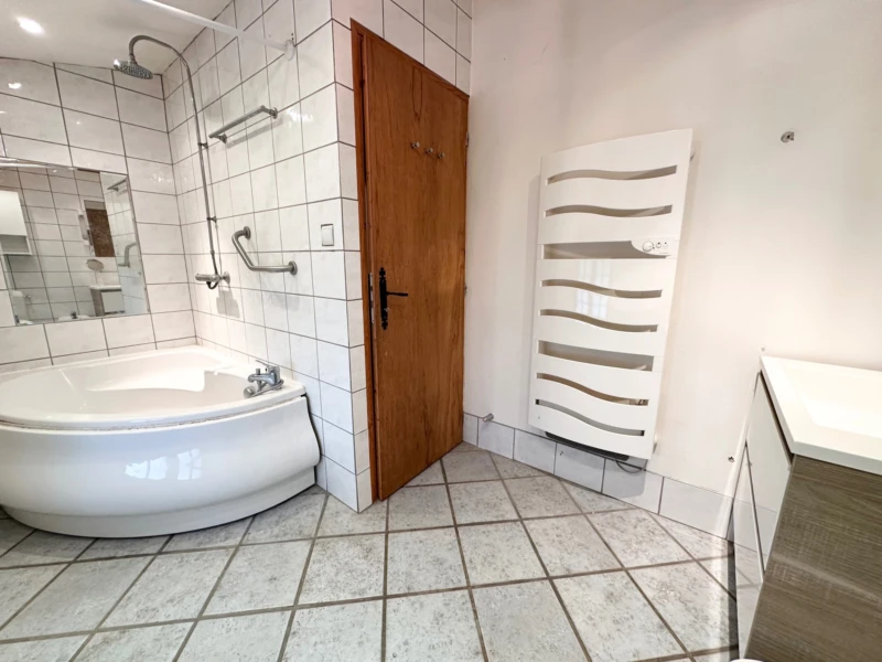 Salle de bains de l'étage 6.4 m²