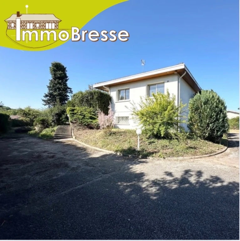 Maison de 180 m² dont 118 m² pour la partie principale, édifiée sur 2 509 m² de terrain