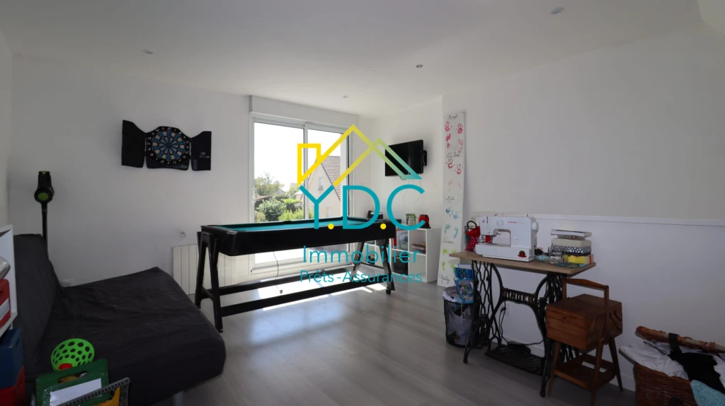 PIECE PALIERE ETAGE