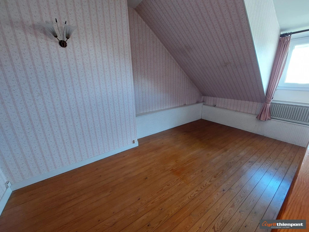 étage chambre 2 (chambre palière)
