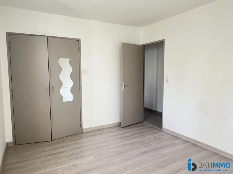 Chambre 2 avec placard