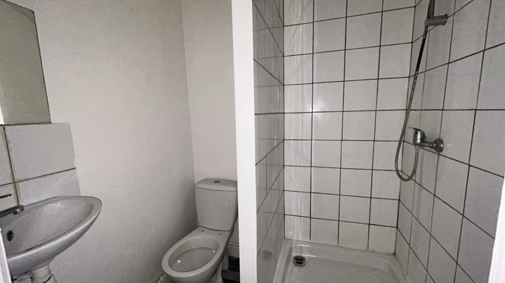 Studio meublé à louer 3