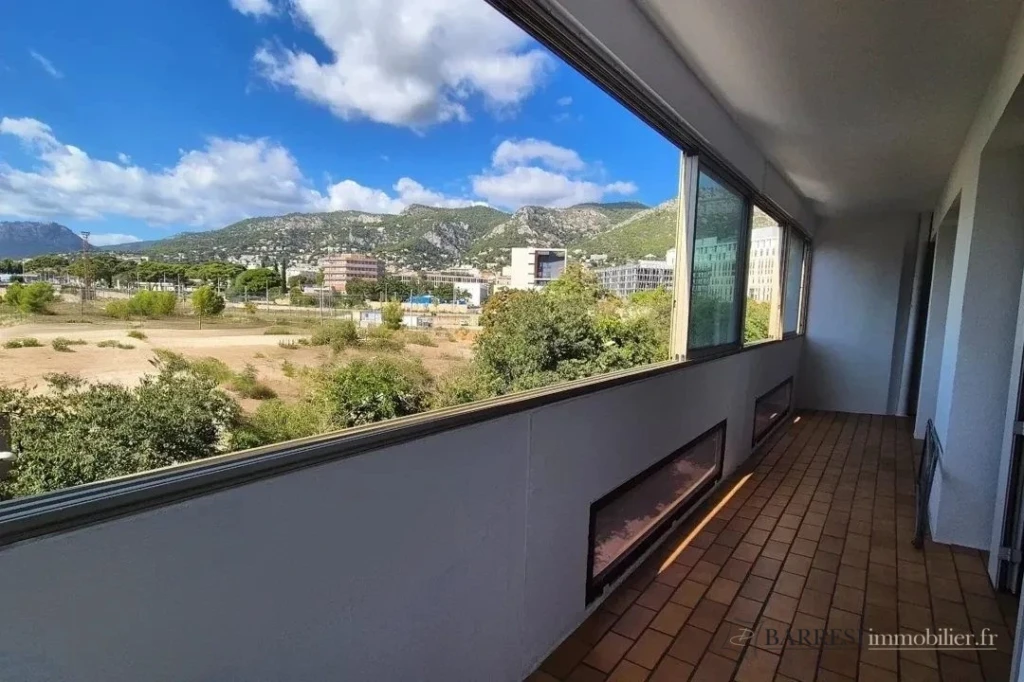 T3 Toulon - vue<br>terrasse et loggia