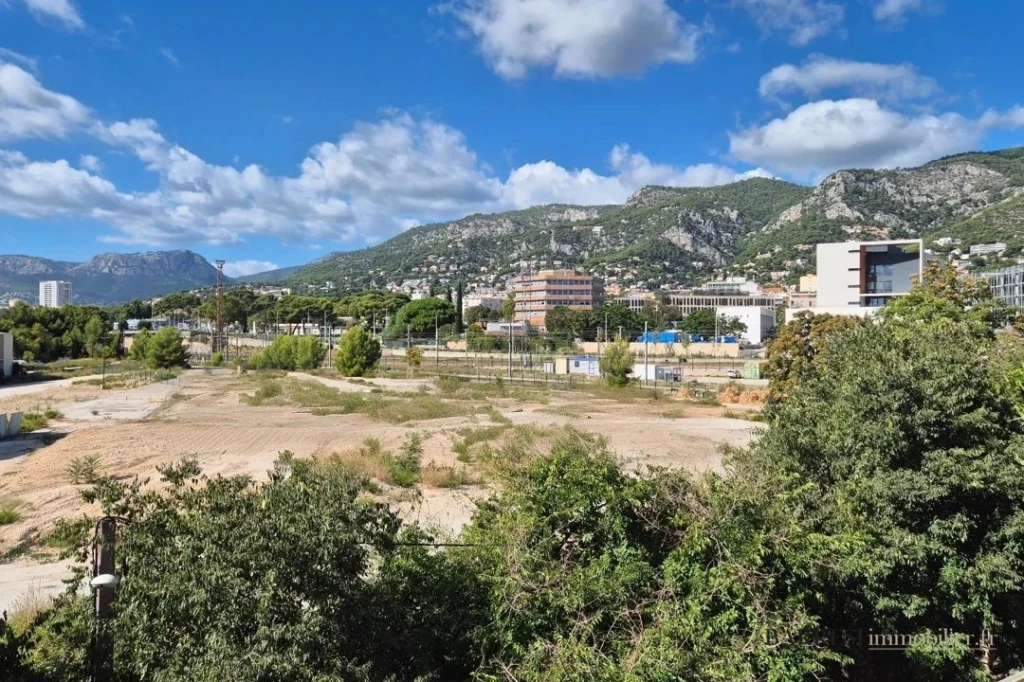 T3 Toulon Vue - cuisine - séjour- chambres