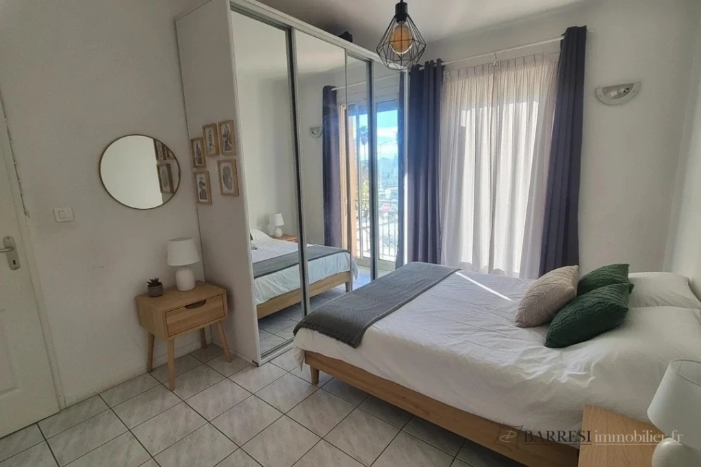 Chambre de 14.30 m² avec balconnette