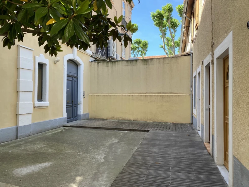 Cour immeuble