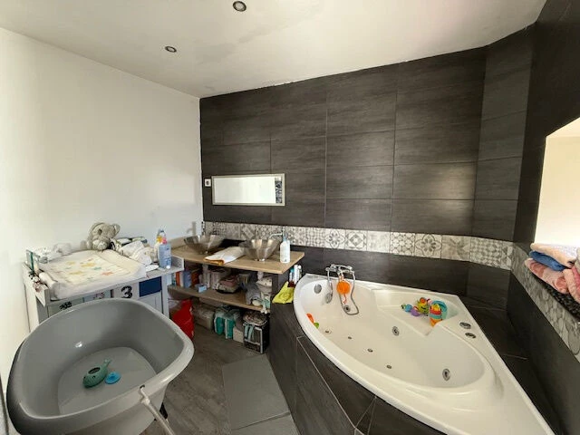 Photo 12