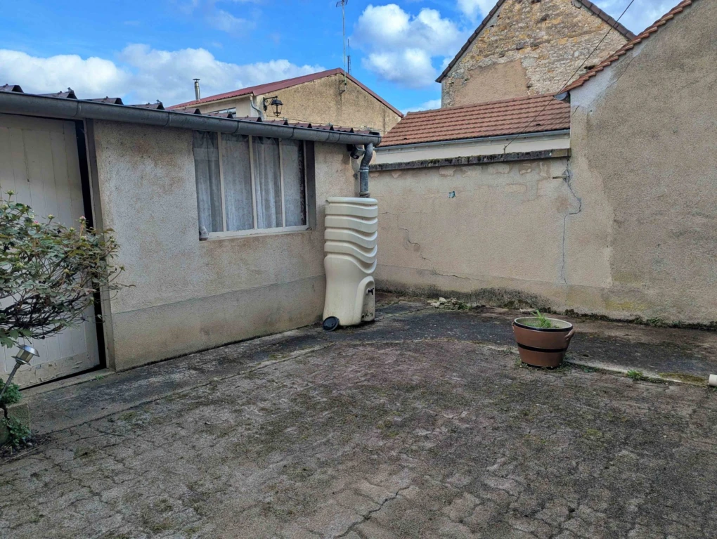 Maison de ville à vendre proche canal du Nivernais