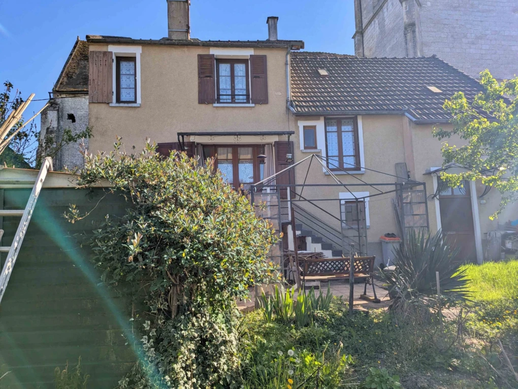 Maison en pierre 4 pièces à MERRY SUR YONNE