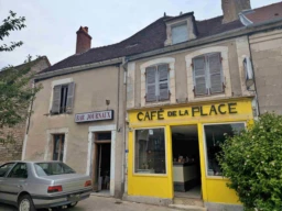 ancien café habitation à Courson les Carrières